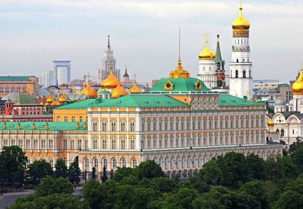 Điện Kremlin Moscow: bên trong có gì và có dược vào trong không?